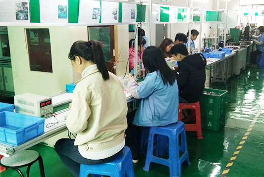 生產流水線，員工的工作態度決定質量